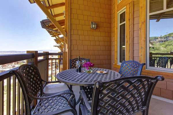 Abode at Alpine Penthouse, ski-in/ski-out, sauna, pool & gym