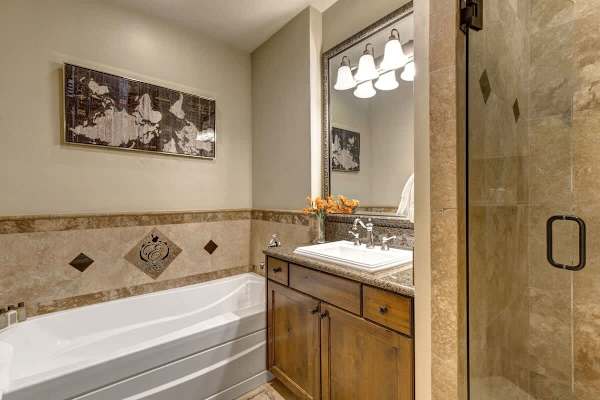 Abode at Alpine Penthouse, ski-in/ski-out, sauna, pool & gym