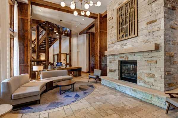 Abode at Alpine Penthouse, ski-in/ski-out, sauna, pool & gym