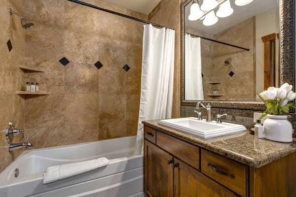 Abode at Alpine Penthouse, ski-in/ski-out, sauna, pool & gym