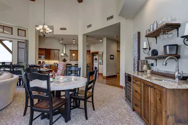 Abode at Alpine Penthouse, ski-in/ski-out, sauna, pool & gym