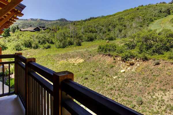 Abode at Alpine Penthouse, ski-in/ski-out, sauna, pool & gym