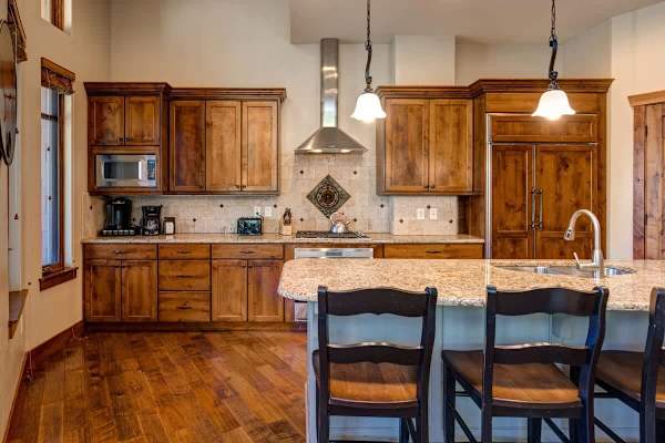 Abode at Alpine Penthouse, ski-in/ski-out, sauna, pool & gym