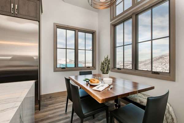 Abode at King's Crown, ski-in/ski-out, private hot tub, on private trail