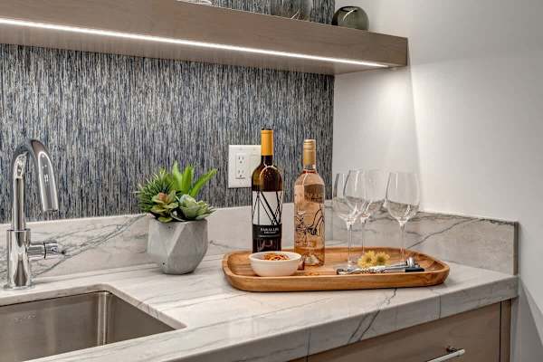 Abode at King's Crown, ski-in/ski-out, private hot tub, on private trail