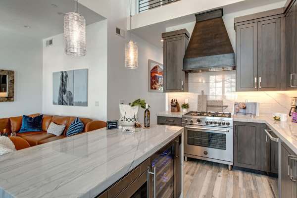 Abode at King's Crown, ski-in/ski-out, private hot tub, on private trail