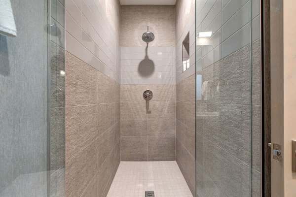 Abode at King's Crown, ski-in/ski-out, private hot tub, on private trail
