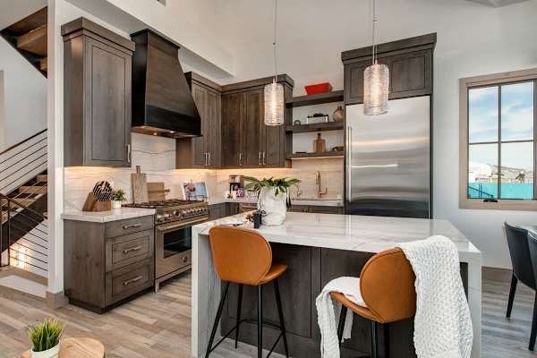 Abode at King's Crown, ski-in/ski-out, private hot tub, on private trail