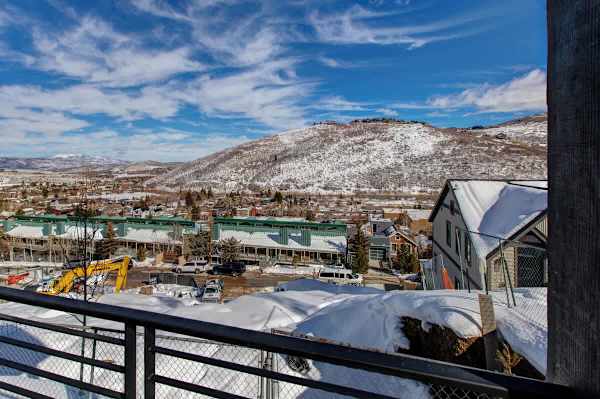 Abode at King's Crown, ski-in/ski-out, private hot tub, on private trail