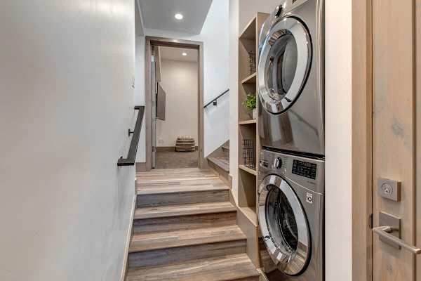 Abode at King's Crown, ski-in/ski-out, private hot tub, on private trail