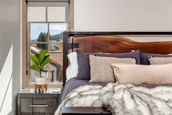 Abode at King's Crown, ski-in/ski-out, private hot tub, on private trail