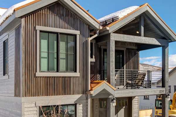 Abode at King's Crown, ski-in/ski-out, private hot tub, on private trail
