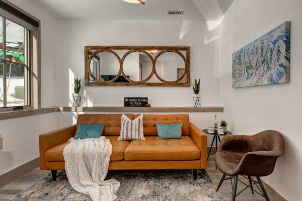 Abode at King's Crown, ski-in/ski-out, private hot tub, on private trail