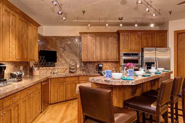 Abode at the Peak, ski shuttle, hot tub, Deer Valley pinnacle