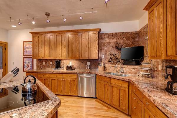 Abode at the Peak, ski shuttle, hot tub, Deer Valley pinnacle