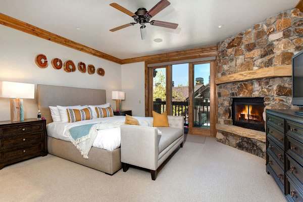 Abode at Lucky Star, ski-in/ski-out, private hot tub, Deer Valley
