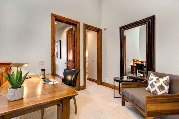 Abode at Lucky Star, ski-in/ski-out, private hot tub, Deer Valley