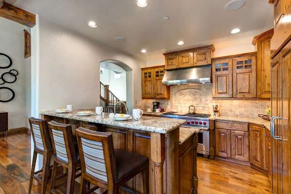 Abode at Lucky Star, ski-in/ski-out, private hot tub, Deer Valley