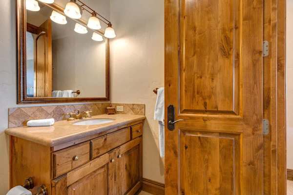 Abode at Lucky Star, ski-in/ski-out, private hot tub, Deer Valley