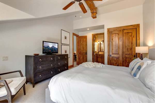 Abode at Lucky Star, ski-in/ski-out, private hot tub, Deer Valley
