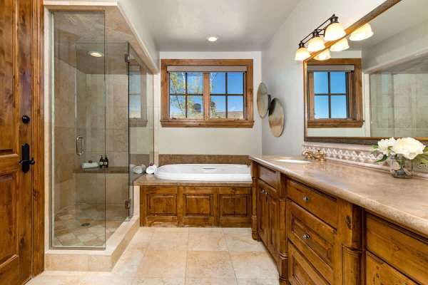 Abode at Lucky Star, ski-in/ski-out, private hot tub, Deer Valley