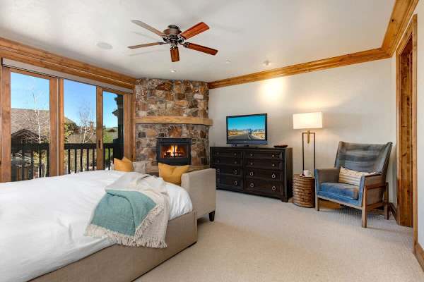 Abode at Lucky Star, ski-in/ski-out, private hot tub, Deer Valley