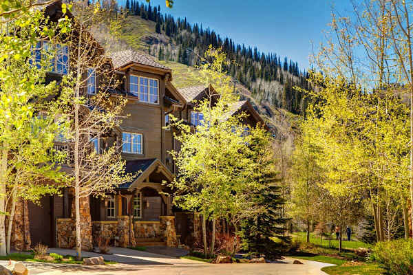 Abode at Lucky Star, ski-in/ski-out, private hot tub, Deer Valley