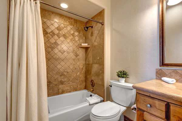 Abode at Lucky Star, ski-in/ski-out, private hot tub, Deer Valley