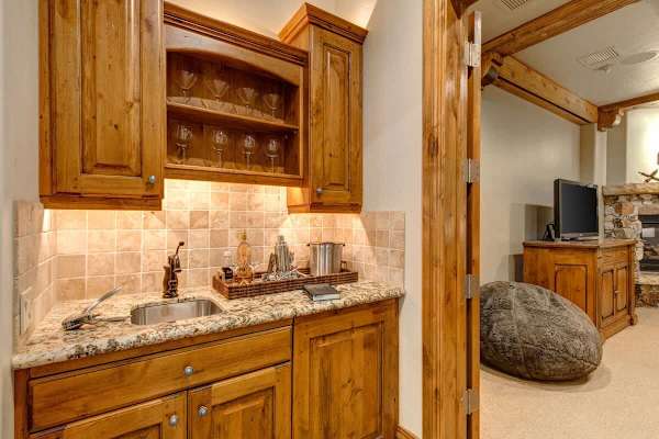 Abode at Lucky Star, ski-in/ski-out, private hot tub, Deer Valley