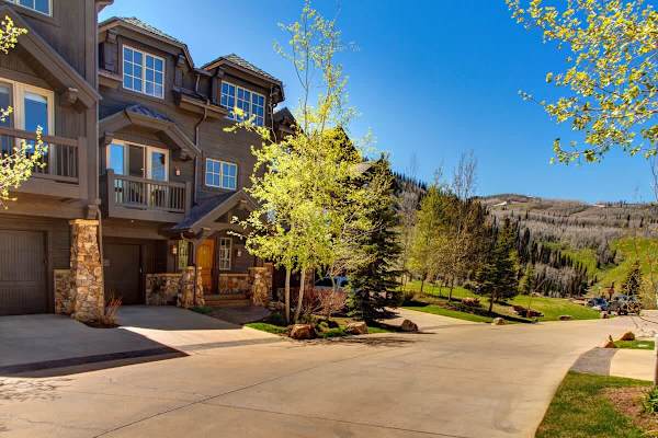 Abode at Lucky Star, ski-in/ski-out, private hot tub, Deer Valley