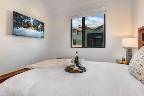 Abode at Viridian, hot tub, pool, ski & golf, Canyons Village