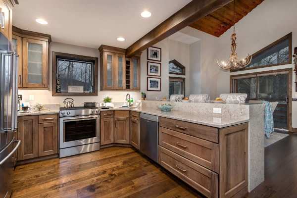 Abode at Moose Den, private hot tub, Deer Valley ski chalet, Old Town