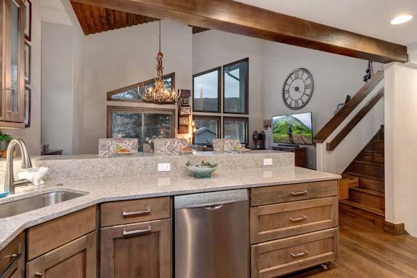 Abode at Moose Den, private hot tub, Deer Valley ski chalet, Old Town