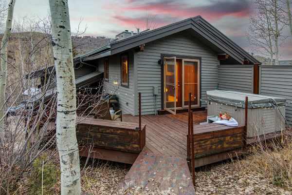 Abode at Moose Den, private hot tub, Deer Valley ski chalet, Old Town
