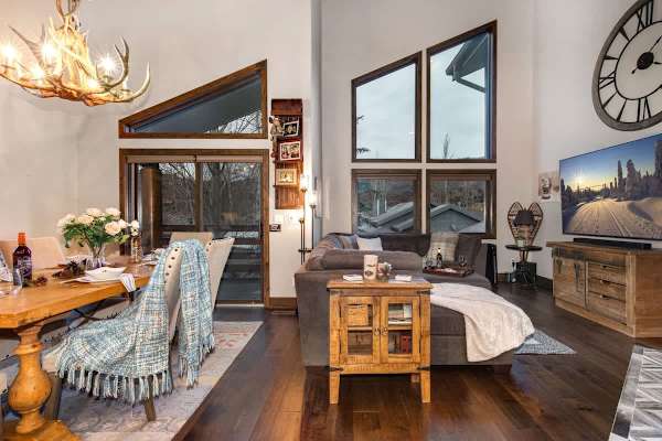 Abode at Moose Den, private hot tub, Deer Valley ski chalet, Old Town