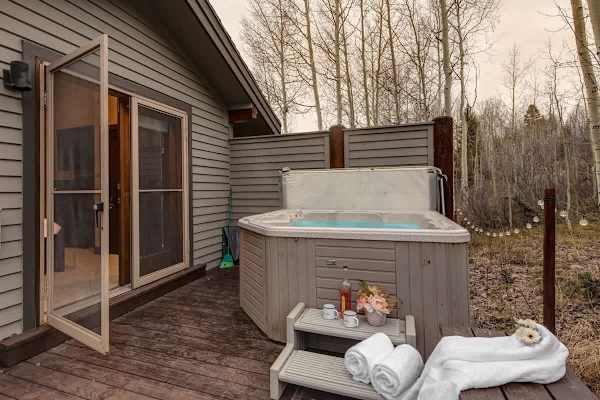 Abode at Moose Den, private hot tub, Deer Valley ski chalet, Old Town