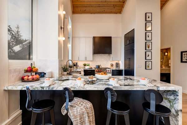 Abode at Aspen Hollow, ski-in/ski-out, hot tub, luxury remodel