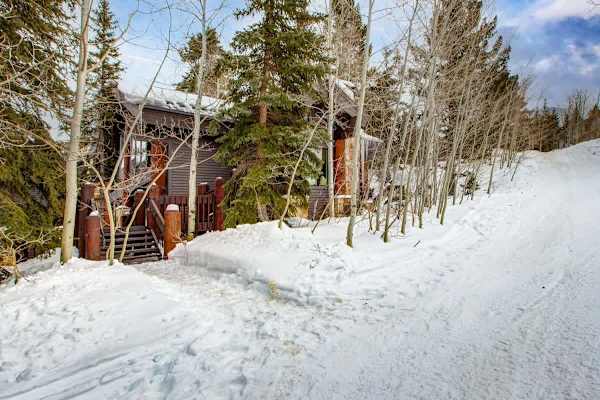 Abode at Aspen Hollow, ski-in/ski-out, hot tub, luxury remodel