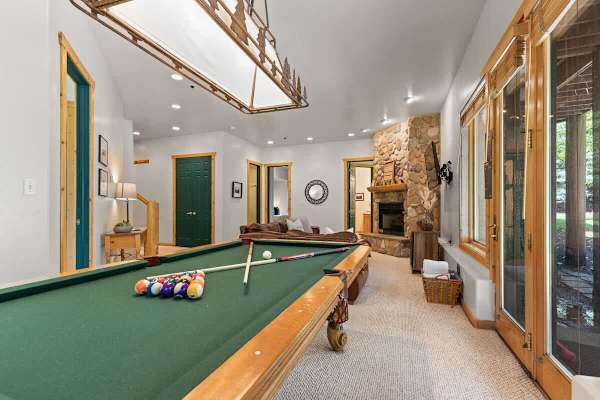 Abode at Snow Cloud, hot tub, pool table, lower Deer Valley