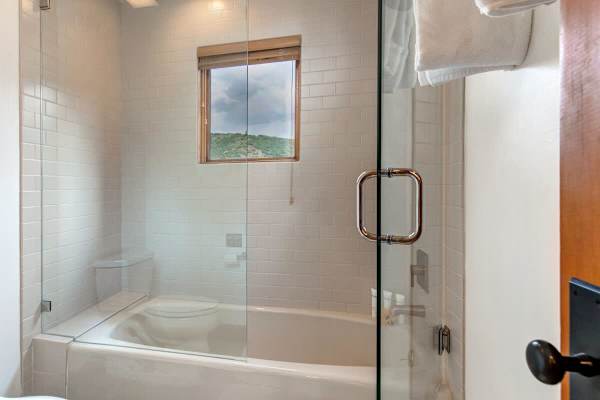 Abode on Success View, ski-in/ski-out, hot tub, pool table, Deer Valley views