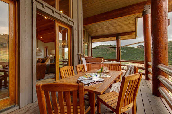 Abode on Success View, ski-in/ski-out, hot tub, pool table, Deer Valley views