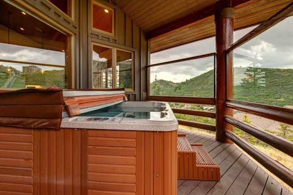 Abode on Success View, ski-in/ski-out, hot tub, pool table, Deer Valley views