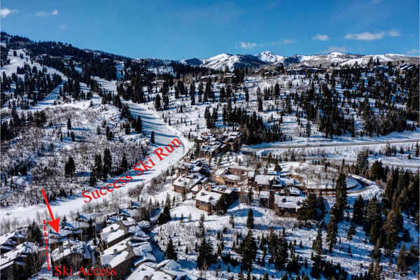 Abode on Success View, ski-in/ski-out, hot tub, pool table, Deer Valley views