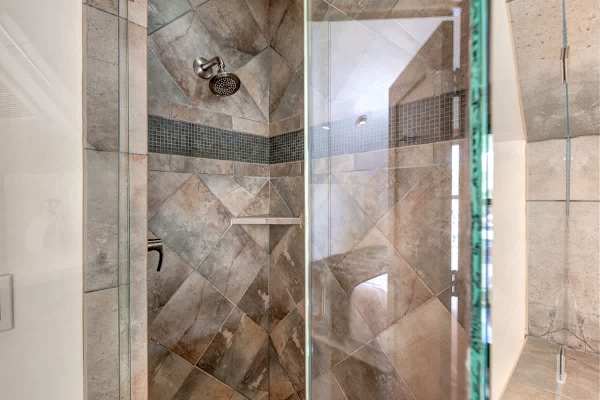 Abode at Snowdancer, private hot tub, walk to town lift & Main Street