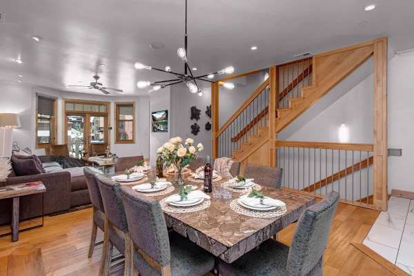 Abode at Snowdancer, private hot tub, walk to town lift & Main Street