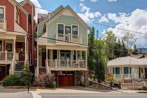Abode at Snowdancer, private hot tub, walk to town lift & Main Street