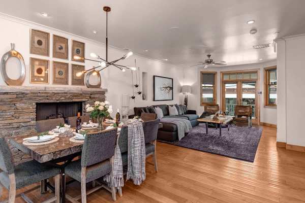 Abode at Snowdancer, private hot tub, walk to town lift & Main Street