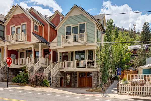 Abode at Snowdancer, private hot tub, walk to town lift & Main Street