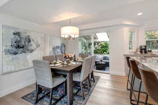 Abode at King's Gold, private hot tub, steps to Main Street, Old Town