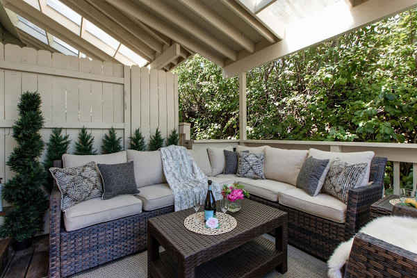 Abode at King's Gold, private hot tub, steps to Main Street, Old Town